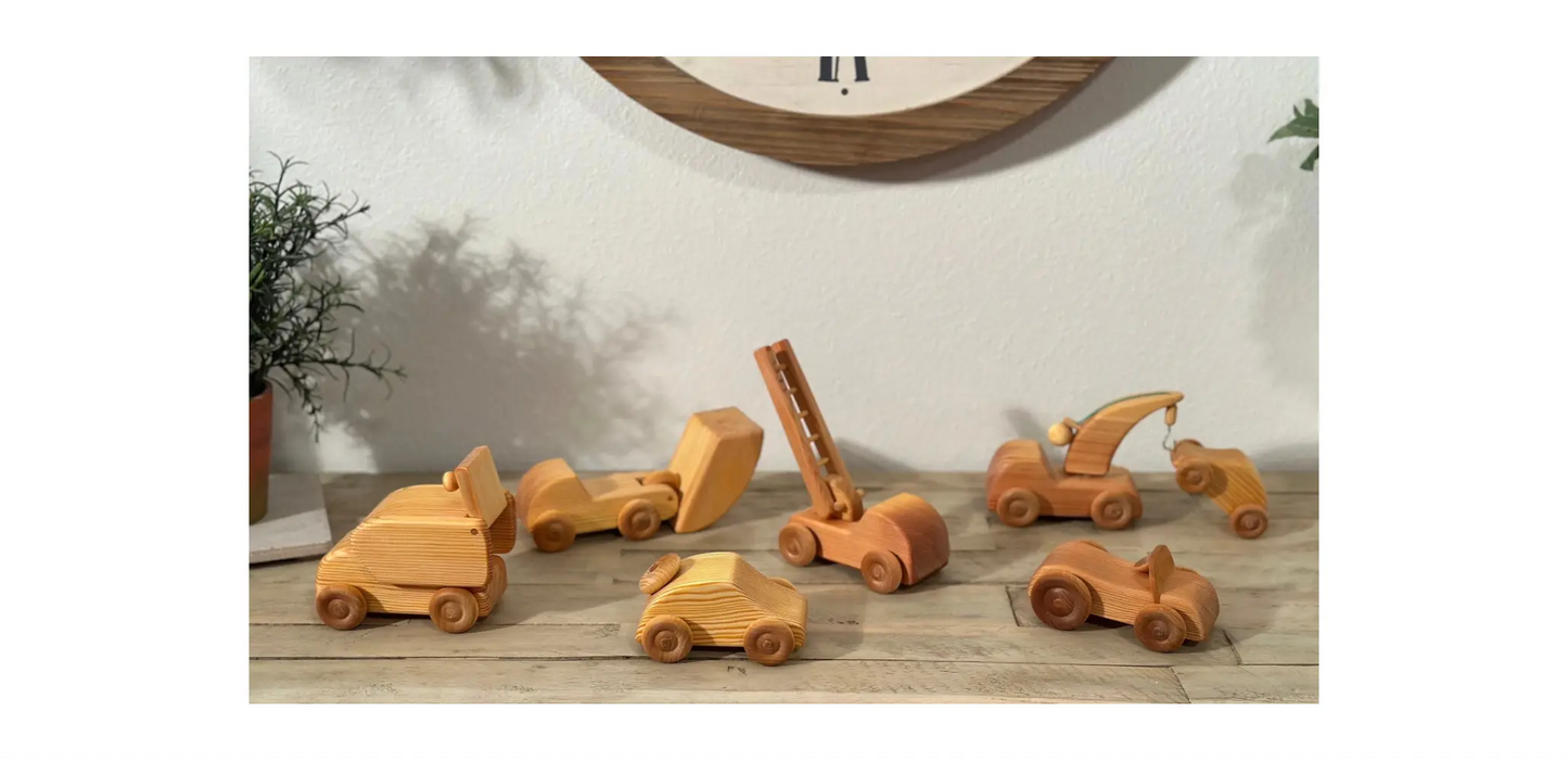 Debresk Wooden Toy Firetruck - Alder & Alouette