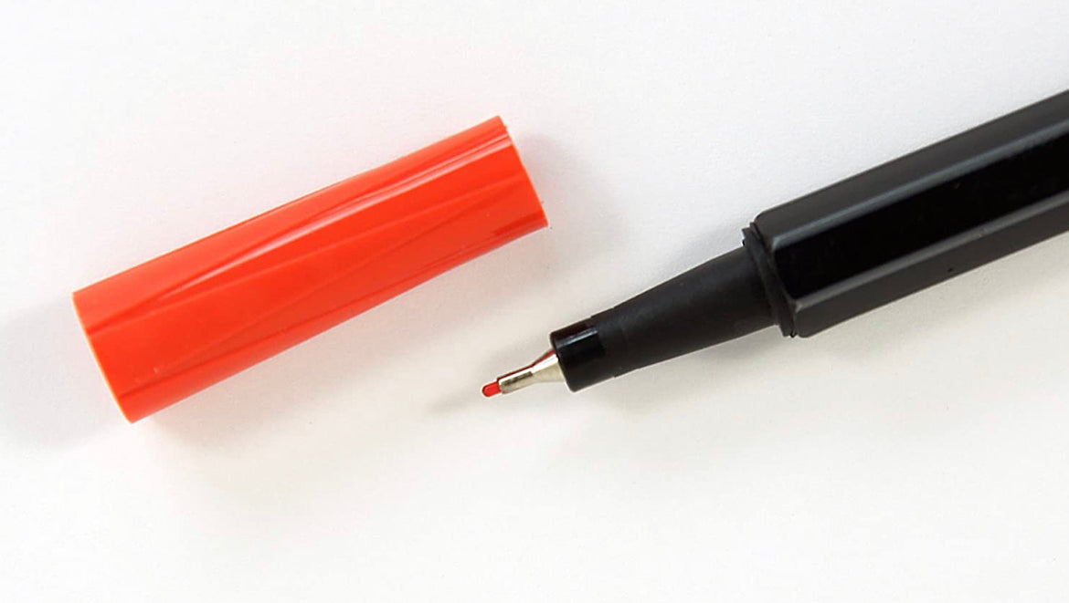 Studio Series Fine Tip Marker with red cap showing close up of fine tip on white background