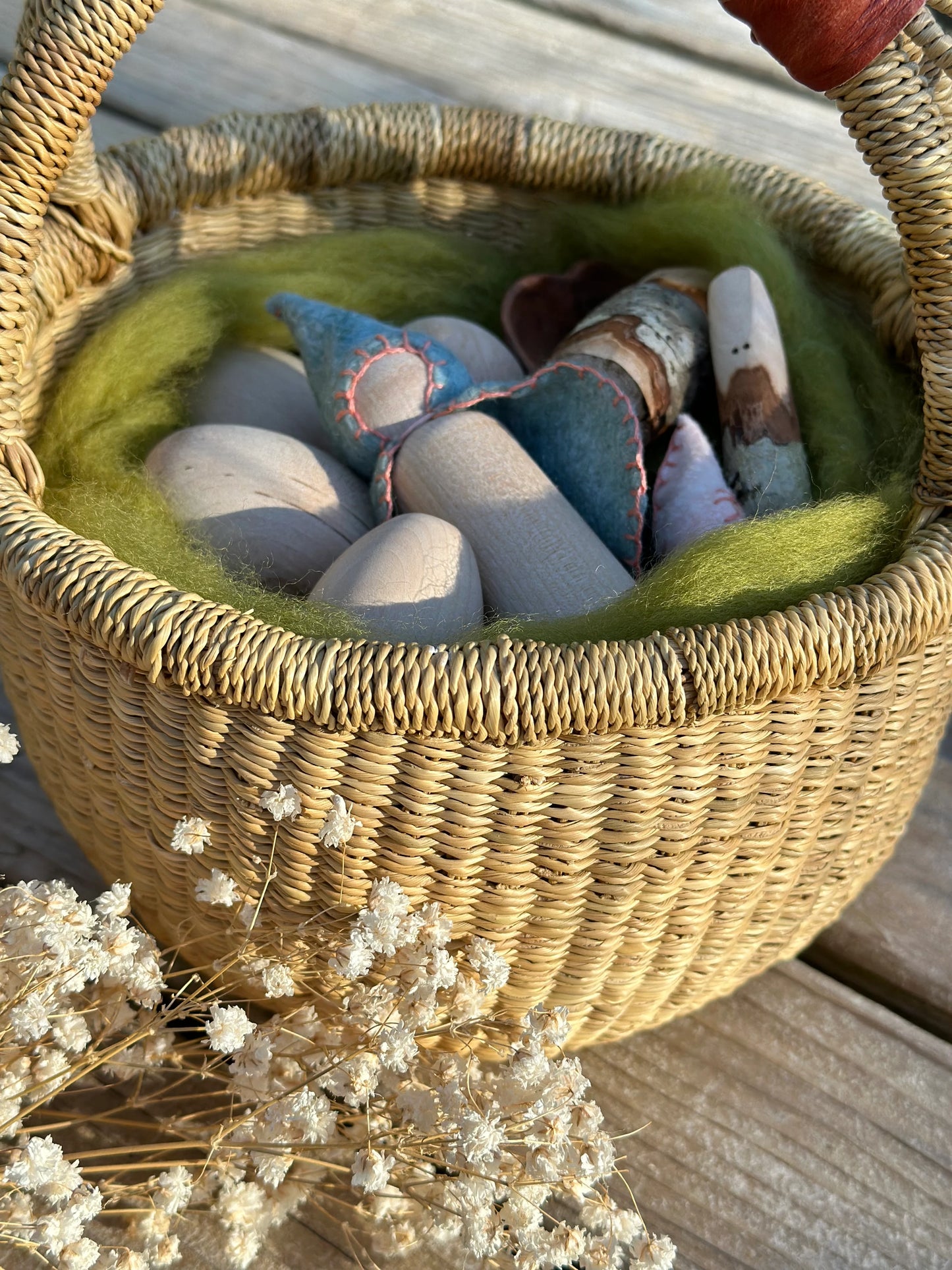 Wooden Egg Painting Kit with 6 Eggs + Paint + Brush