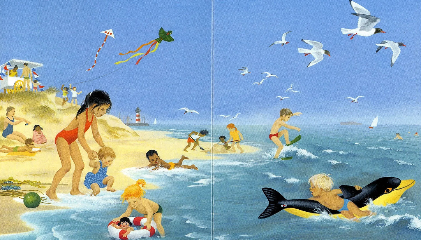 Beach scene Board Book: Summer by Gerda Muller