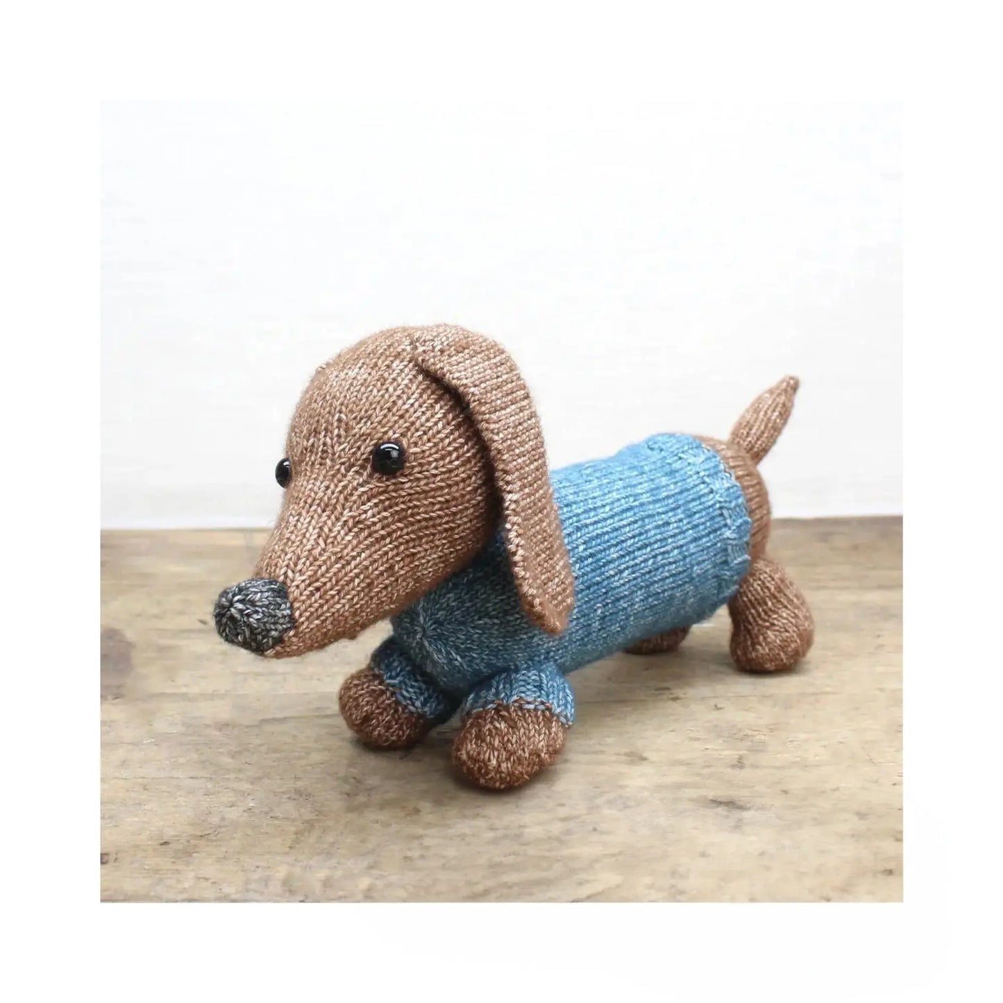 Dachshund Knitting Kit with Scheepjes Yarn - Alder & Alouette