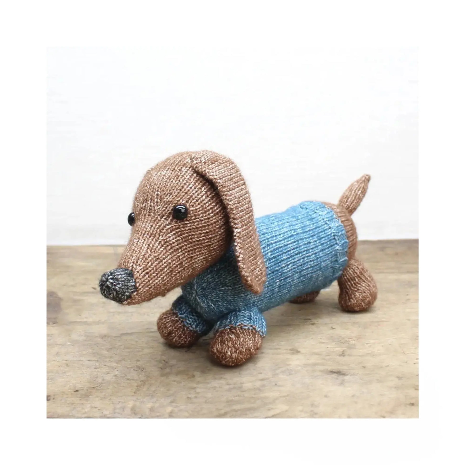 Dachshund Knitting Kit with Scheepjes Yarn - Alder & Alouette