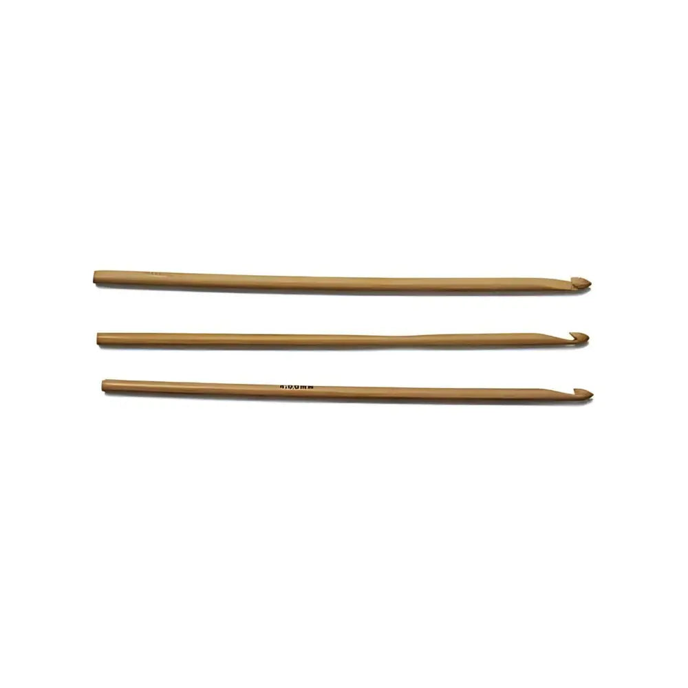 Bamboo crochet hooks in 4.0 mm and 4.5 mm sizes for beginner crochet and wool yarn projects