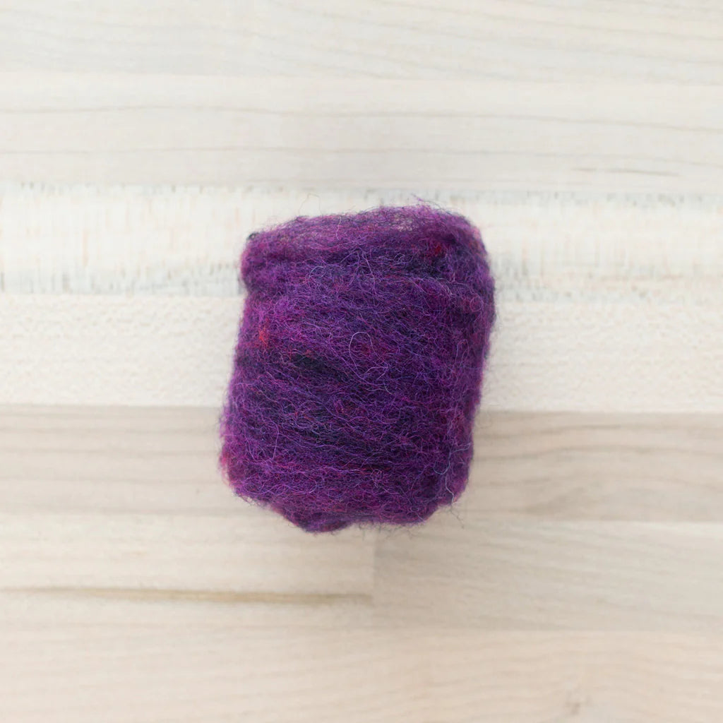 Felter’s Multi-tonal Fleece Merino-Suffolk Mix for Dry and Wet Felting in black cherry
