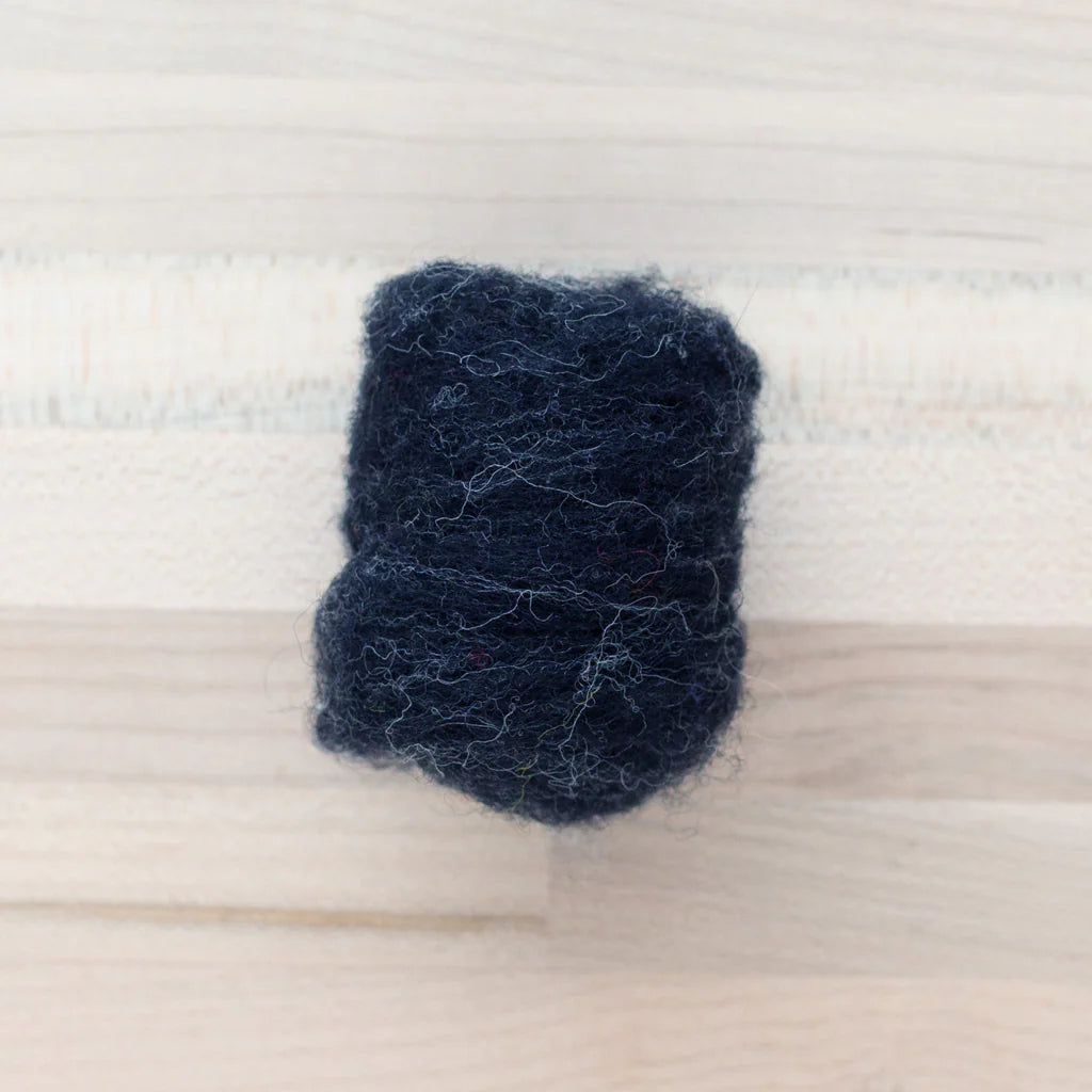 Felter’s Multi-tonal Fleece Merino-Suffolk Mix for Dry and Wet Felting in black sheep