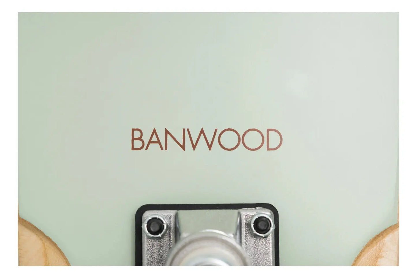 Close-up of a product with 'BANWOOD' branding on a light green background