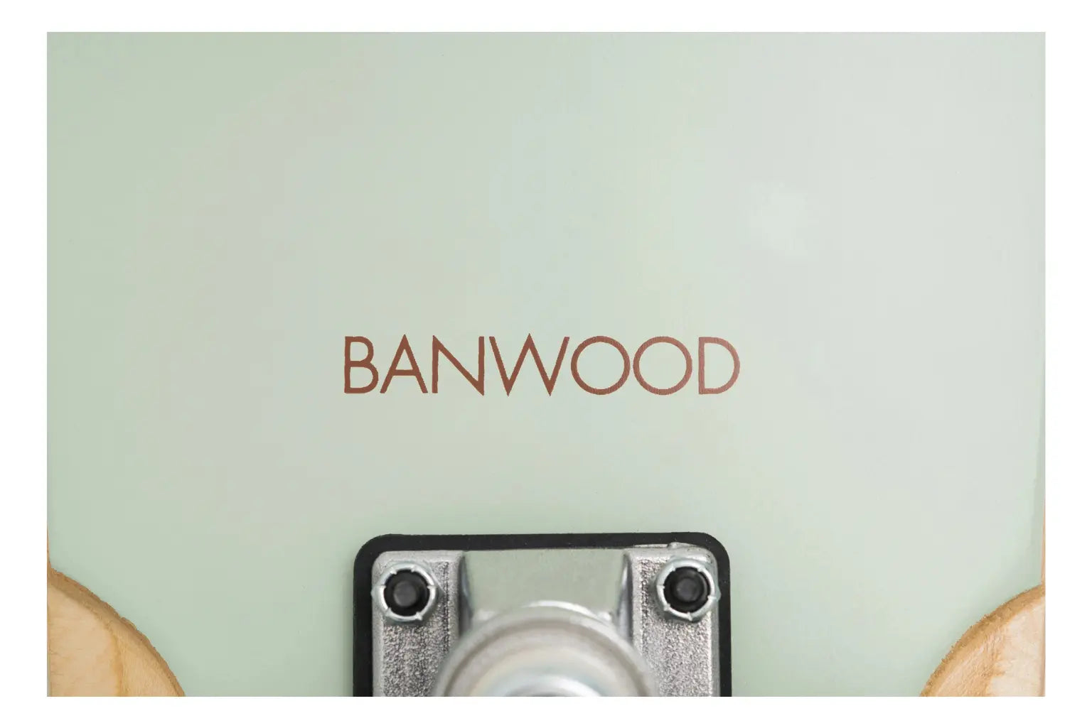 Close-up of a product with 'BANWOOD' branding on a light green background