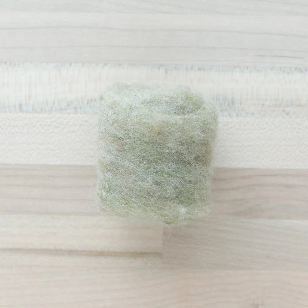 Felter’s Multi-tonal Fleece Merino-Suffolk Mix for Dry and Wet Felting in Dried Sage