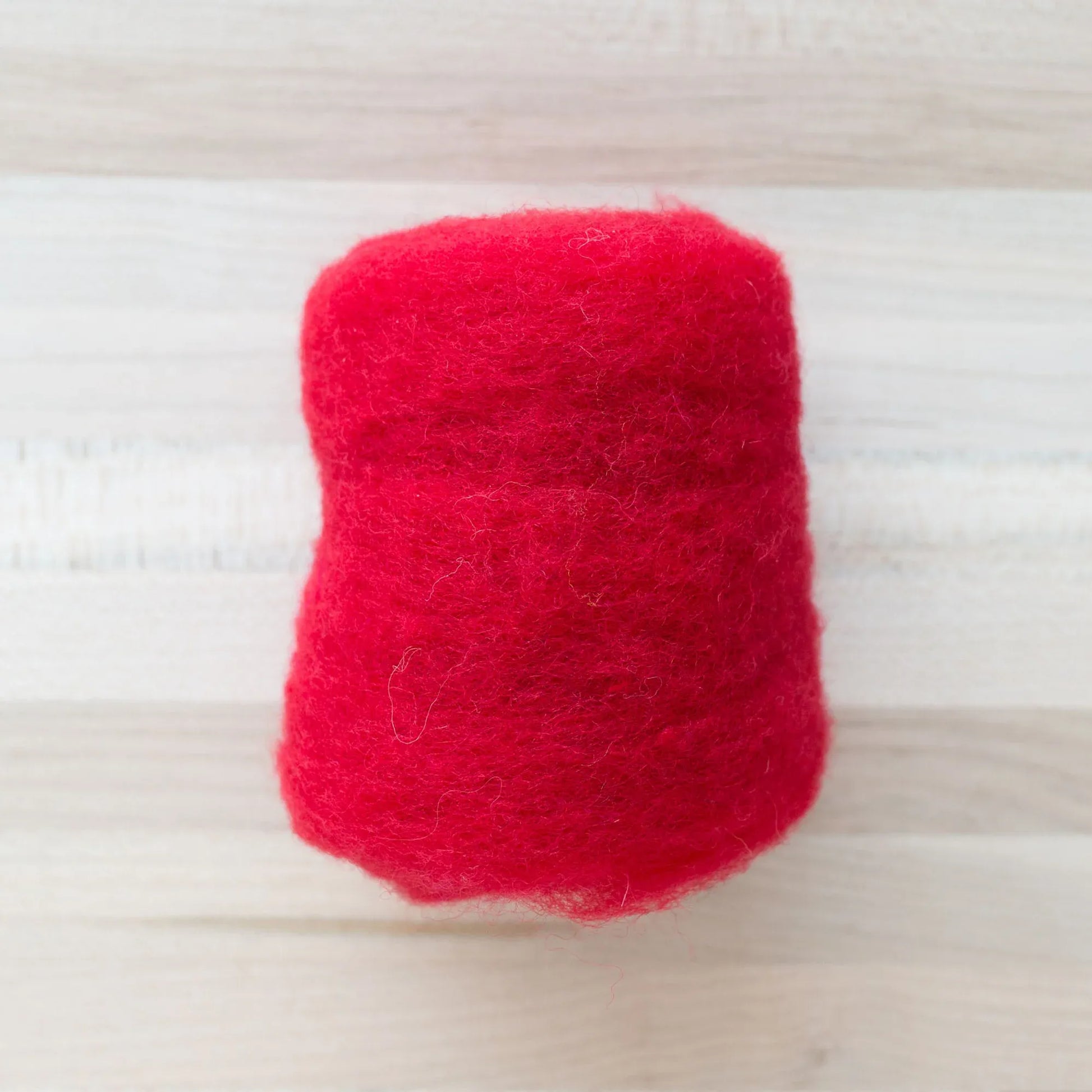 Felter’s Fleece Merino-Suffolk Mix for Dry and Wet Felting in Fire Engine Red