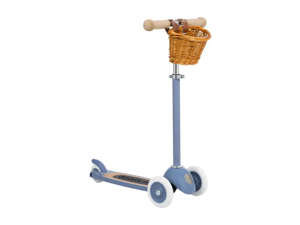 Children's3-wheel scooter in blue with a basket on a white background