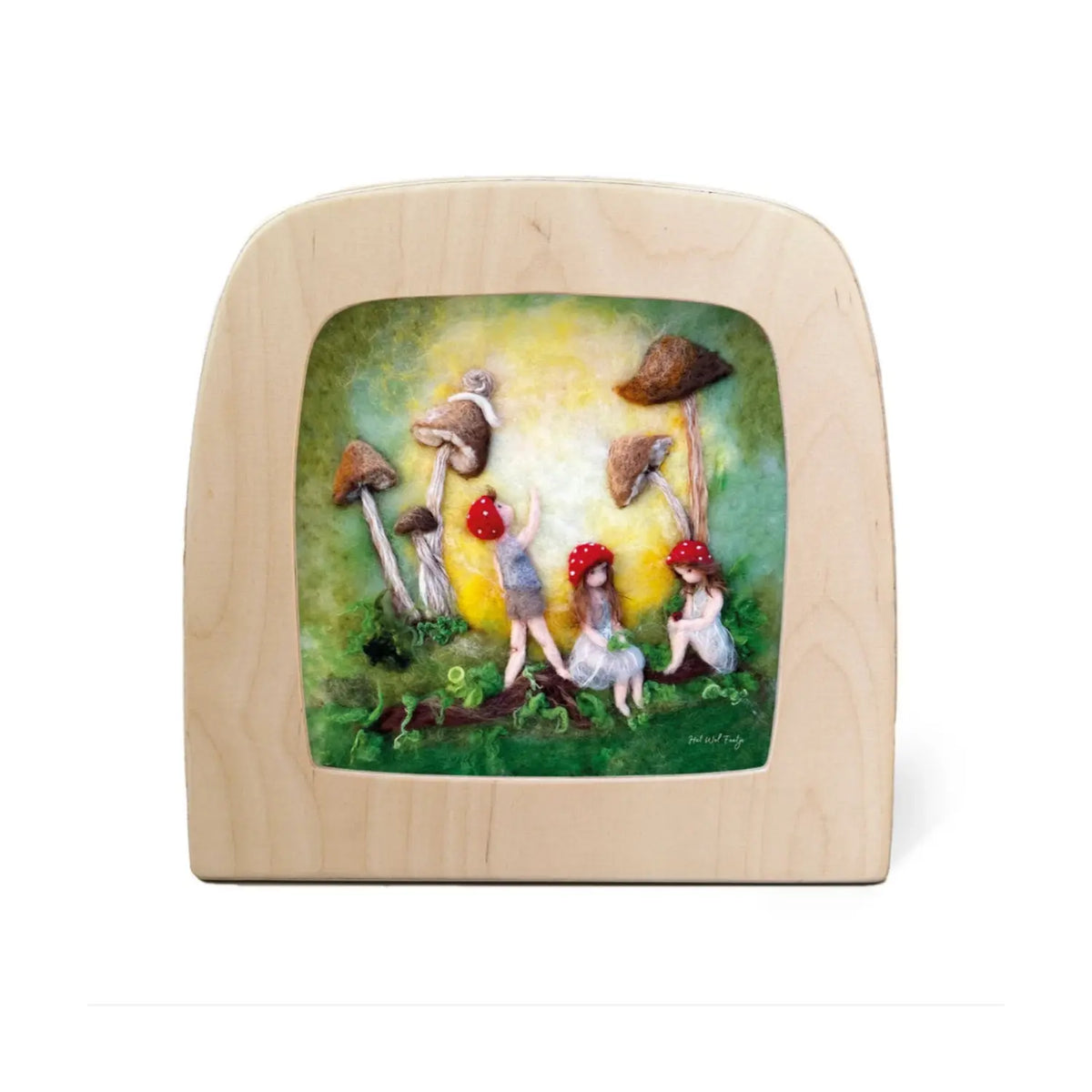 Toverlux Children of the Forest Silhouette by Het Wol Feetje with mushroom-capped forest children beneath woodland mushrooms.
