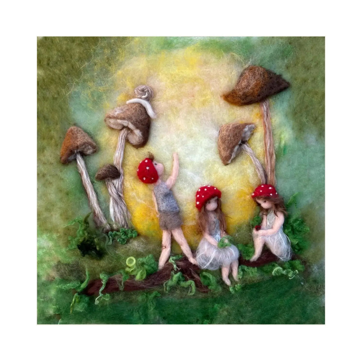Toverlux Children of the Forest Silhouette by Het Wol Feetje with mushroom-capped forest children beneath woodland mushrooms.