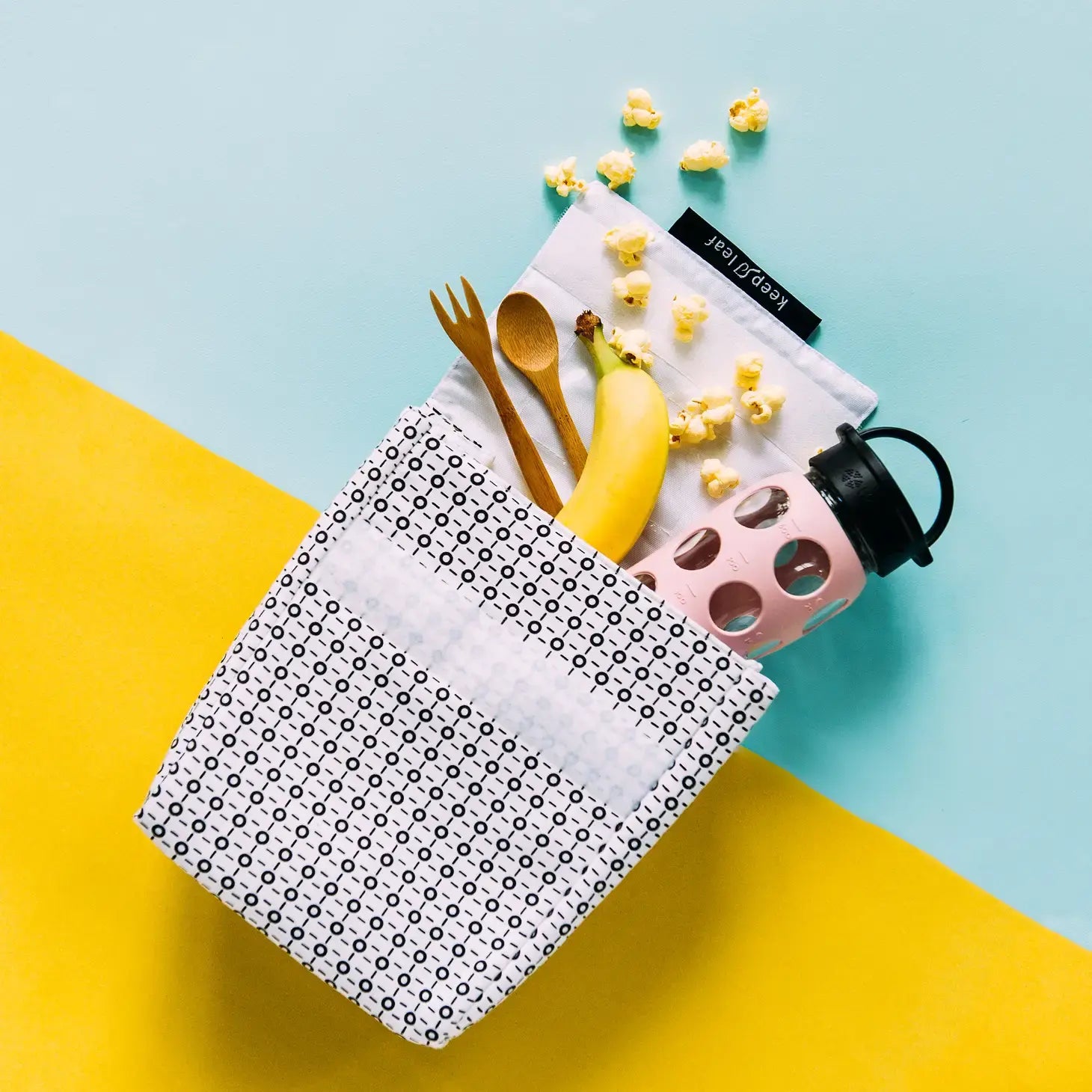 Smiley Shark Lunch bag and Flip & Sip - Alder & Alouette