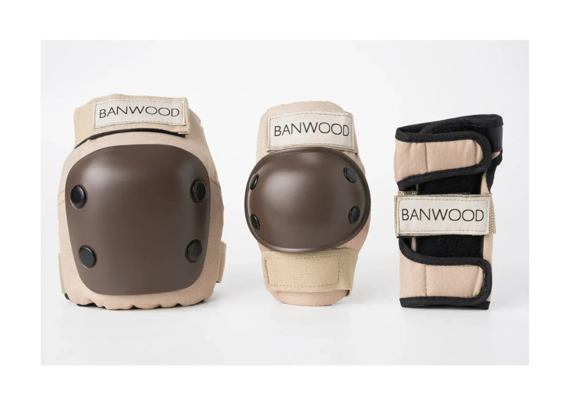 Banwood skateboarding knee pads and wrist guard set on a white background