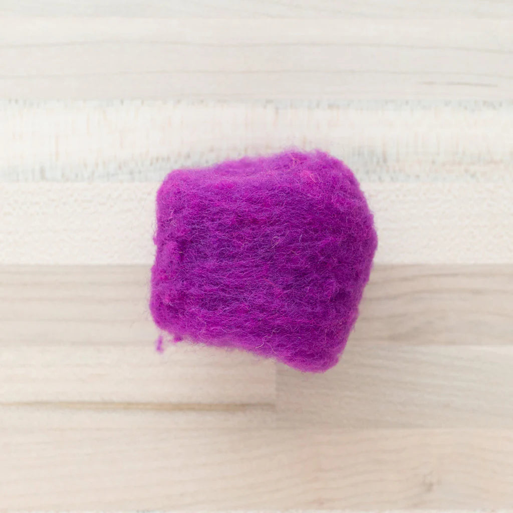 Felter’s Multi-tonal Fleece Merino-Suffolk Mix for Dry and Wet Felting in Magenta Pink