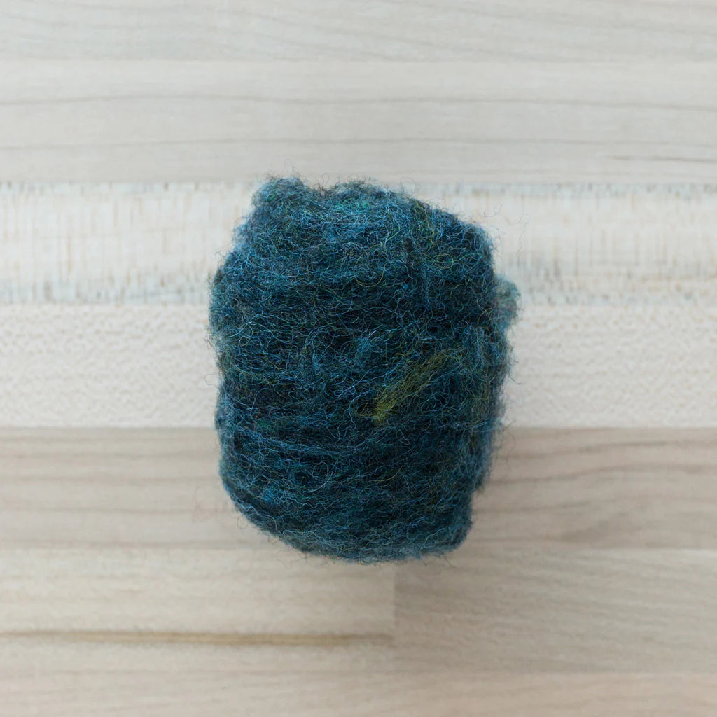 Felter’s Multi-tonal Fleece Merino-Suffolk Mix for Dry and Wet Felting in Mountain Lock Blue Green