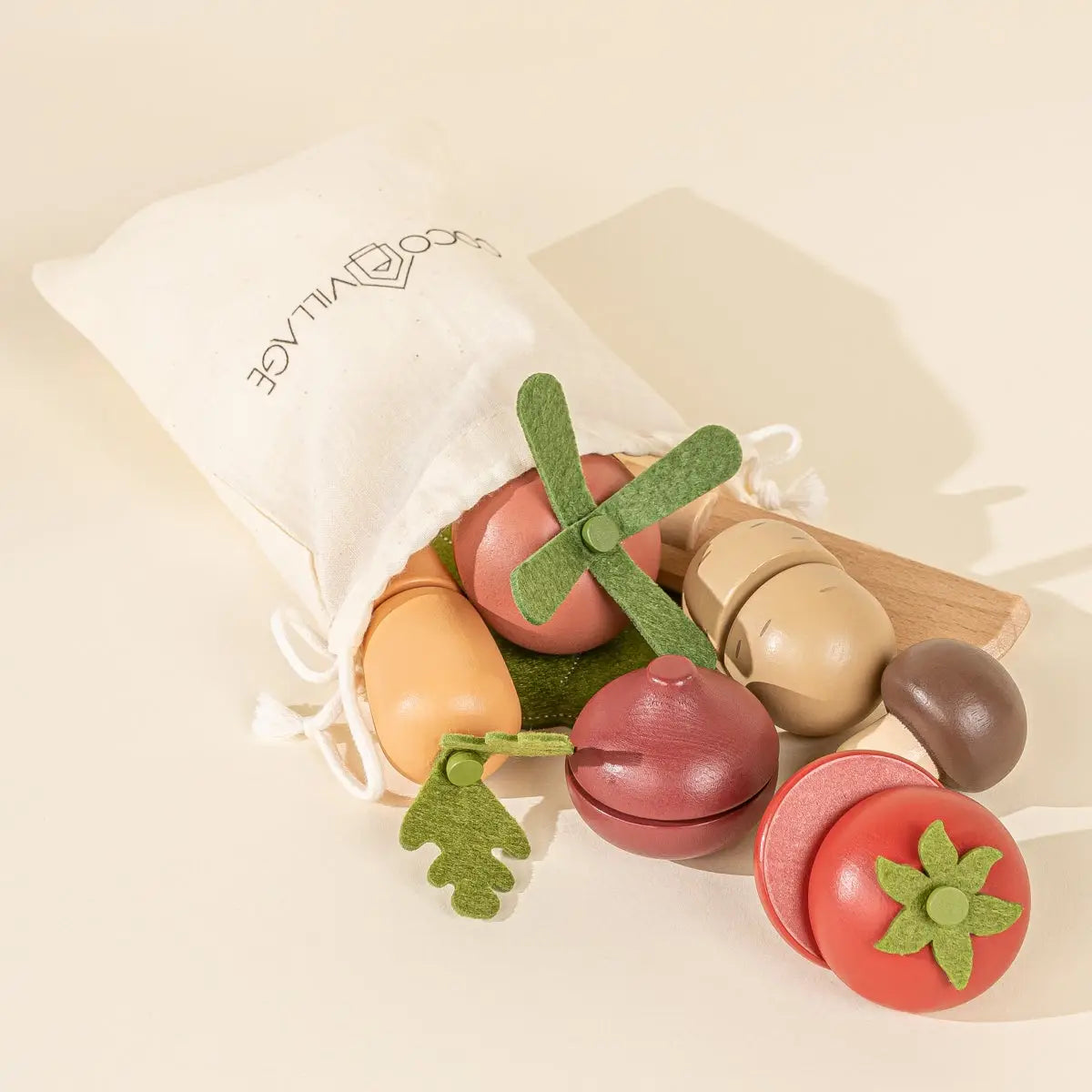 Wooden play vegetables with cotton storage bag