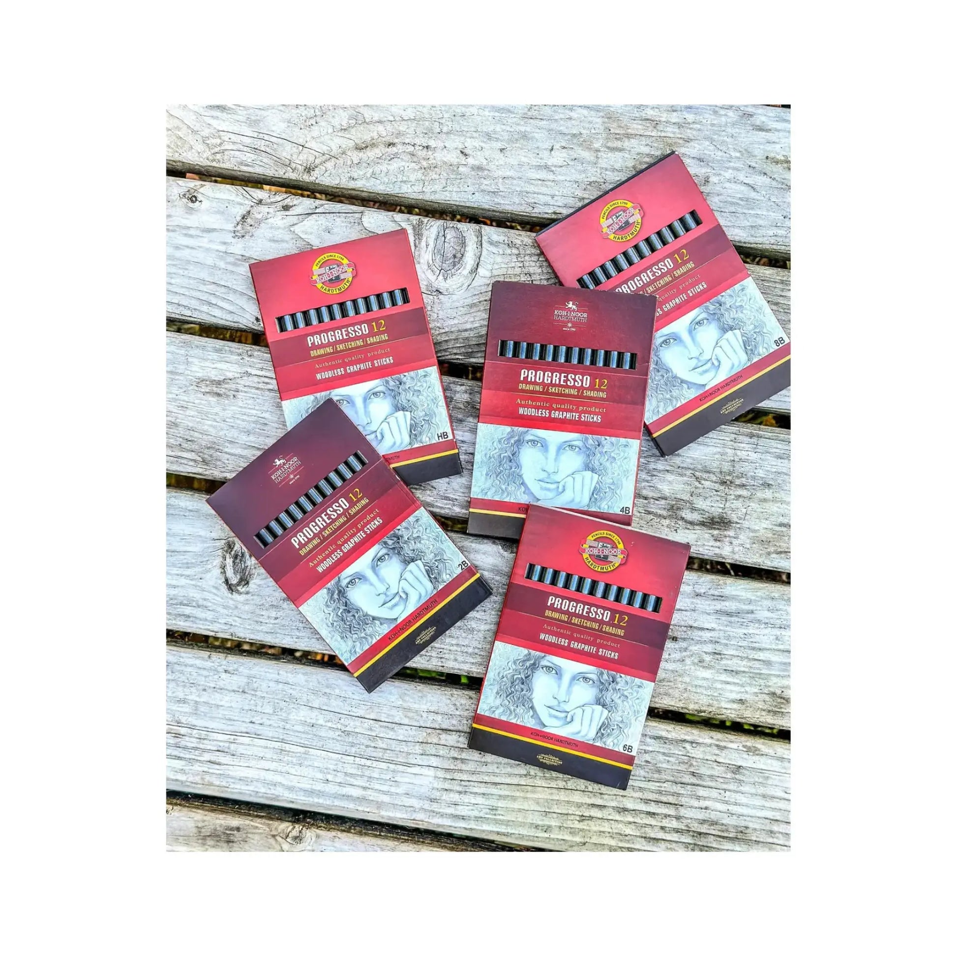 woodless graphite pencil sets arranged for drawing and sketching tools display