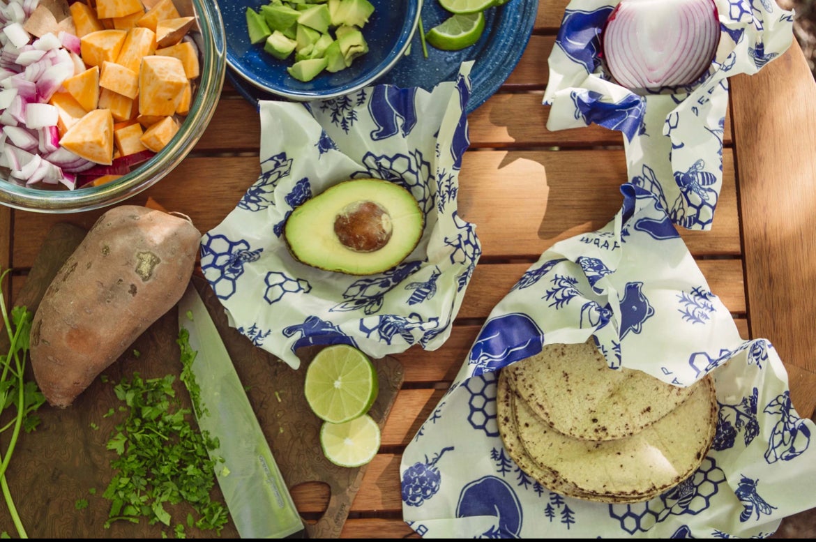 Bee's Wrap® Food Wrap (S,M,L), Cute Bees & Bears - Alder & Alouette