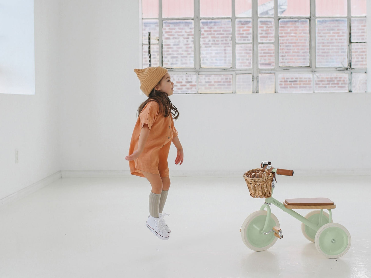 Banwood First Go Balance Bike – Classic First Bike - Alder & Alouette